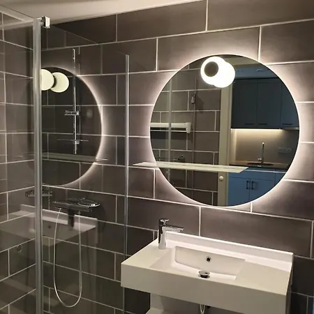 Adagio Center Otel 3*